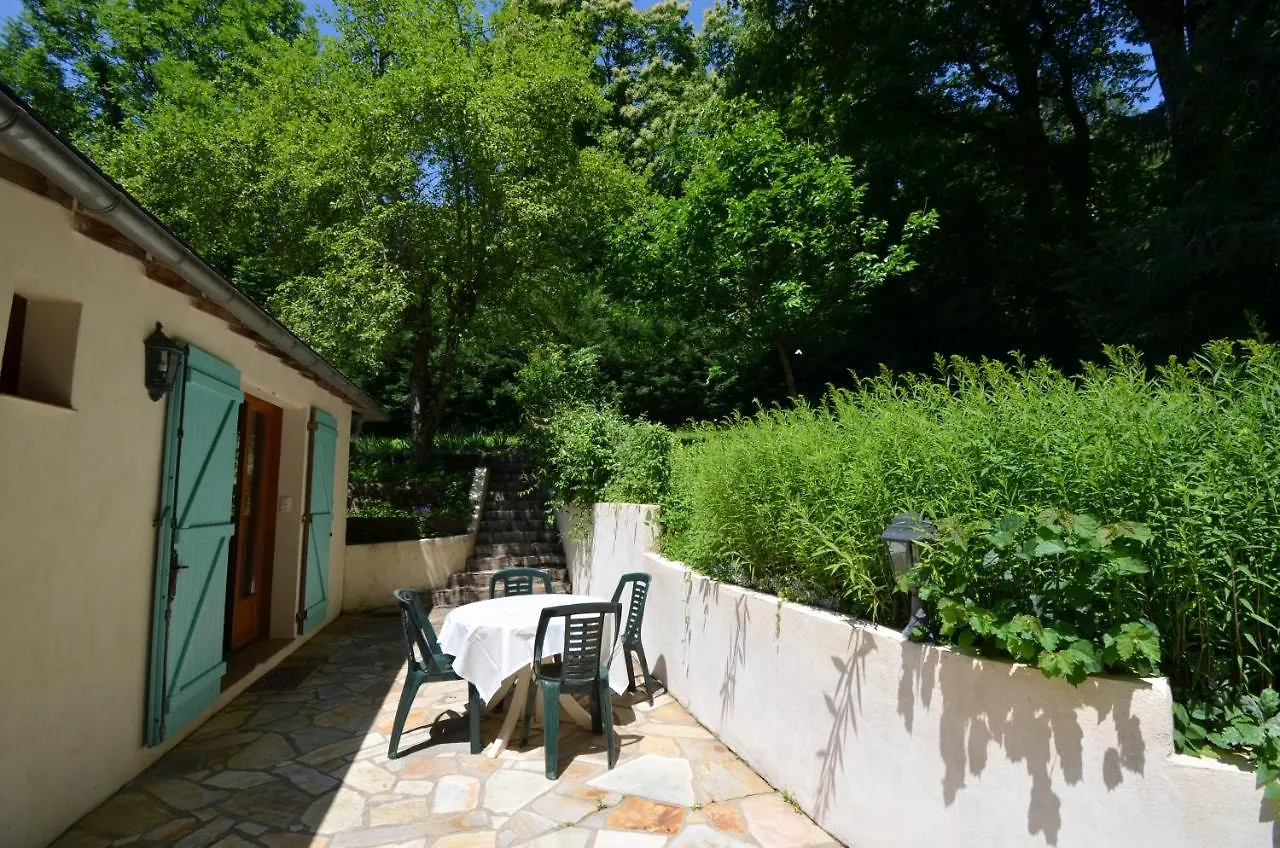 Gîte au bord de la rivière Gijou Saint-Pierre-de-Trivisy France